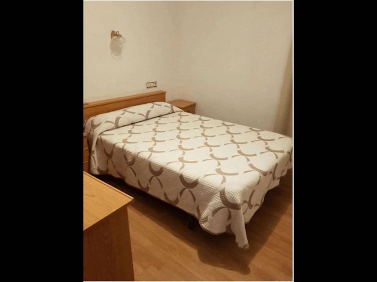 Room In Lodge - Double And Single Room - Pension Oria 2 Luarca Luaran gambar